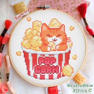 Patrón de punto de cruz de gato, lindo gato con palomitas de maíz, patrón de punto de cruz caprichoso, acogedor patrón de punto de cruz de animales cottagecore, patrón de punto de cruz pequeño
