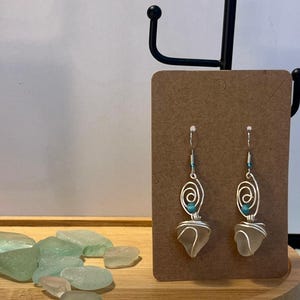 Boucles d&#39;oreilles artisanales en verre de mer