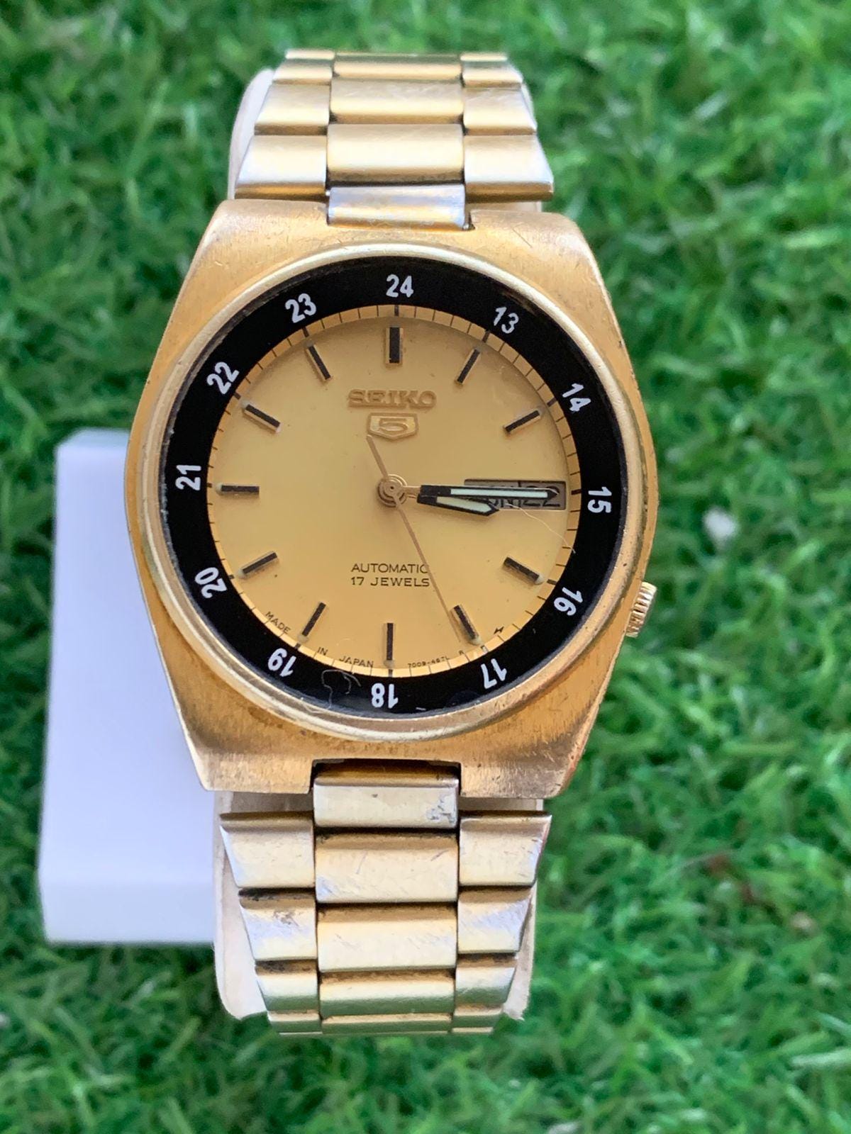 Vintage Seiko 5 7009 Automatic 17 Jewels Men Wristwatch Gold Dial