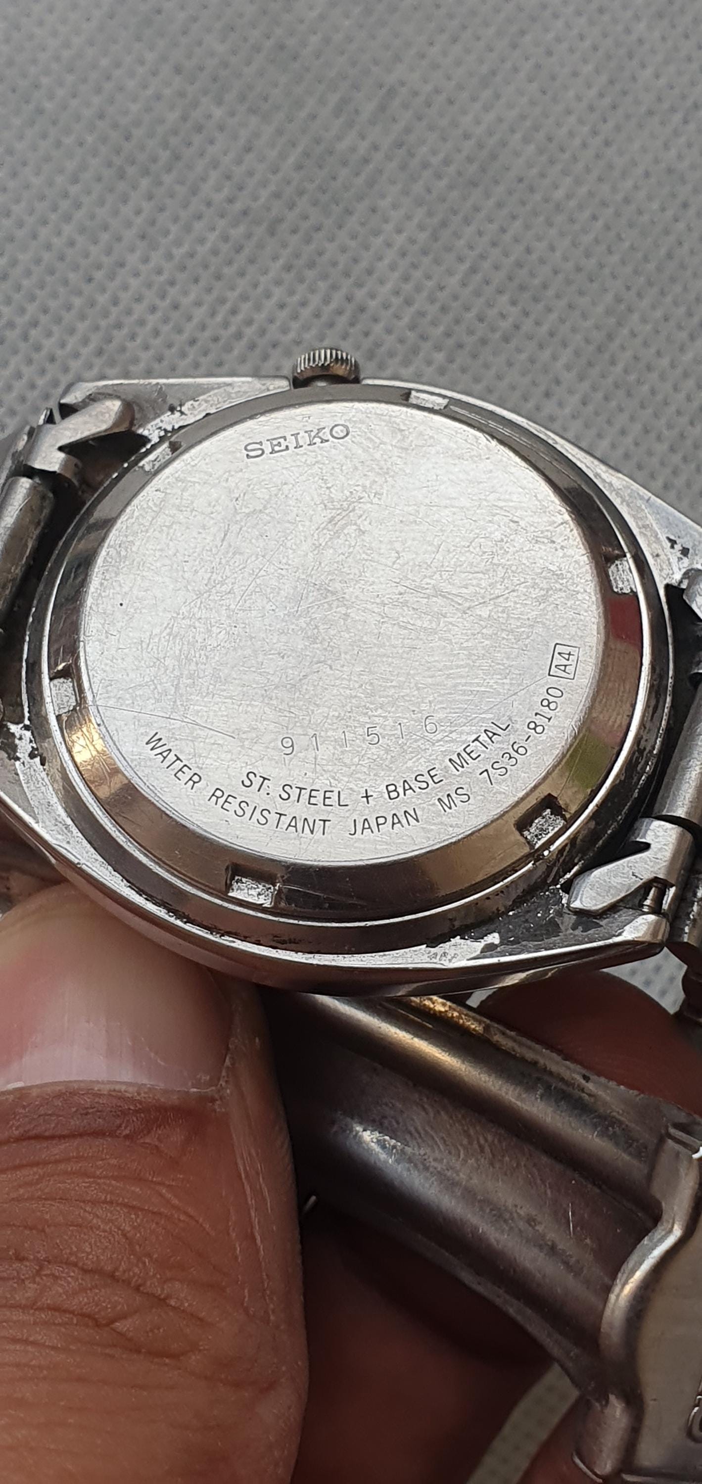 Vintage Seiko 5 7s36-8180 Automatic 23 Jewels Men Watch Gold Dial