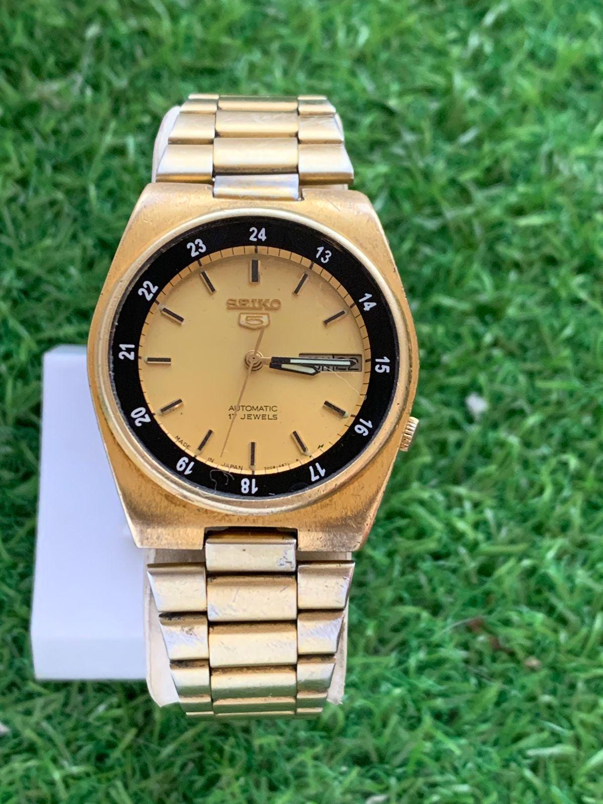 Vintage Seiko 5 7009 Automatic 17 Jewels Men Wristwatch Gold Dial