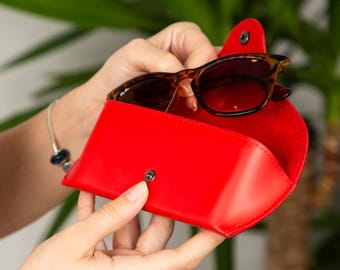 Personalized Leather Glasses Case, Custom Sunglasses Holder, Monogrammed Gift , Hard Eyeglass Protector with Snap