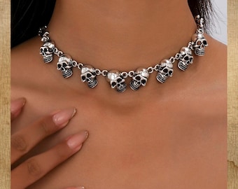 Gargantilla gótica con calaveras, gargantilla de cadena punk plateada con múltiples calaveras, joyería gótica llamativa para mujer, accesorio de regalo de Halloween