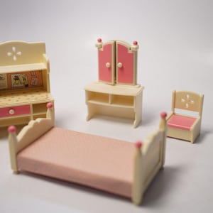 Calico Critters Sylvania families EPOCH Furniture Girls Vanity Vintage Set 1985