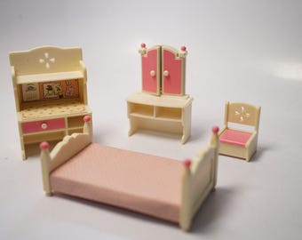 Calico Critters Sylvania families EPOCH Furniture Girls Vanity Vintage Set 1985