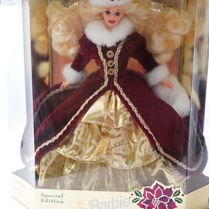 1996 Happy Holidays Special Edition Barbie Doll Mattel #15646 w/Toys R Us Receipt