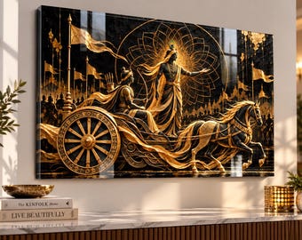 Peut inclure: Une décoration murale rectangulaire présentant une illustration en noir et or d'un char tiré par un cheval. La scène montre deux personnages, l'un debout et l'autre assis, avec un grand motif de mandala circulaire et des drapeaux en arrière-plan.