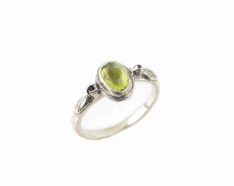 Peridot Ring - Rose Ring Silver - Sterling Silver Peridot Ring - Floral Ring - Nature Inspired - Leaf Ring - Romantic Jewelry -