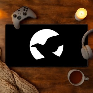 Alfombrilla de escritorio Black Raven Moon, alfombrilla de ratón, alfombrilla de juegos grande, estética minimalista de cielo nocturno, decoración gótica para oficina, alfombrilla de trabajo para ordenador