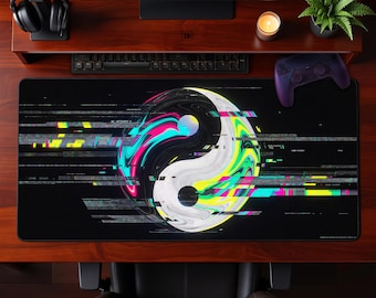 Alfombrilla de escritorio Glitch Art Neon Yin Yang rosa cian amarillo para juegos y oficina. Alfombrilla de ratón estética extendida. Regalo moderno para el espacio de trabajo.