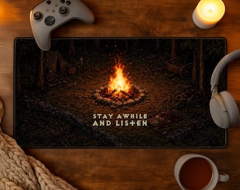 Quédate un rato y escucha. Alfombrilla de escritorio inspirada en Diablo. Alfombrilla de ratón para juegos. Arte acogedor de fogata. Decoración para fans de juegos de rol. Tristram medieval. Nostalgia. Regalo para gamers.