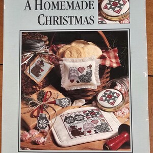 A Homemade Christmas Cross Stitch Pattern Country Christmas Quilt Cross Stitch