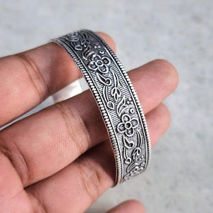 925 Sterling Silber Blumen Armreif Handgemacht Boho Manschette Armband-Minimalist Kada - Design Armreif - Chunky Armband-Geschenk für sie Weihnachten