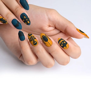 Spooky Chic Black Halloween Press-On Nails