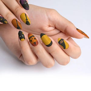 Spooky Chic Black Magic Press-On Nails