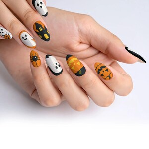 Glamour Haunt Press-On Nails