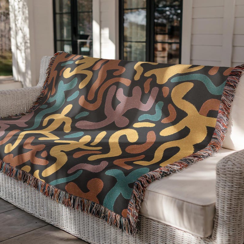 Keith Haring Style Woven Blanket, Colorful Dance Figure Throw, Pop Art Inspired Tapestry, Bold Modern Blanket, Funky Gift for Art Lovers0022 immagine 1