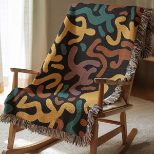 Keith Haring Style Woven Blanket, Colorful Dance Figure Throw, Pop Art Inspired Tapestry, Bold Modern Blanket, Funky Gift for Art Lovers0022 immagine 3