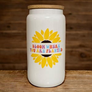 Benutzerdefinierte Glas Trinkbecher 16 Unzen | Bloom, Teach, Bücher & Kaffee | Bambusdeckel, lustiges Zitat Geschenk