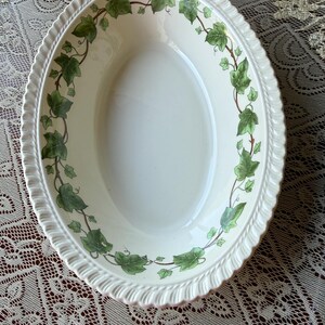 Harker Pottery Royal Gadroon Ivy grönsaksskål