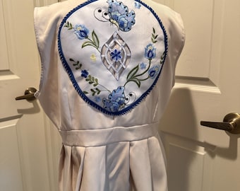 Chaleco bordado con mariposas recicladas – Mantel floral estilo cottagecore, arte para vestir (Grande)