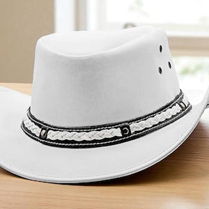 Handgemaakte witte outback-hoed van runderleer: leren cowboyhoed met brede rand