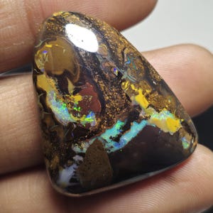 Koroit Boulder Opal TG070