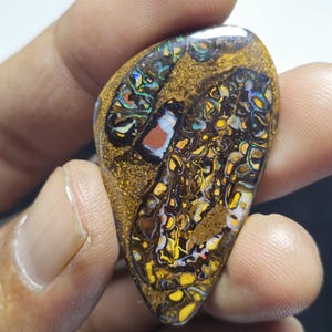 Koroit Boulder Opal TG069