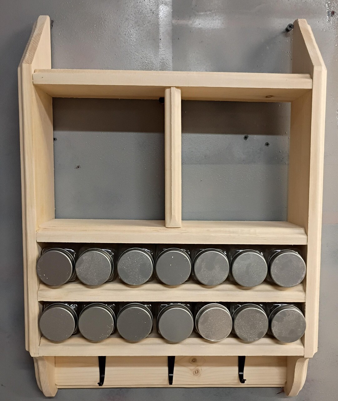 Spice Rack Hook Wooden Pine Hanging Spice Rack and 3 Hooks Comes With 14 Spice Jars and ...