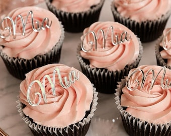 Adornos personalizados para cupcakes con nombre, decoraciones personalizadas de acrílico espejo para cupcakes de cumpleaños para dulces 16, dije para pastel de quinceañera