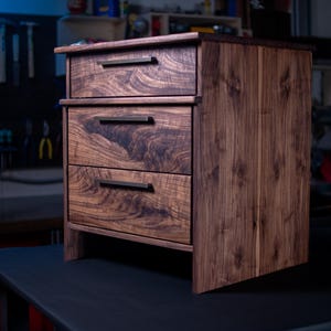 Handmade Walnut Dresser/Nightstand – Soft-Close Dresser Drawers – Modern Wood Bedroom Furniture