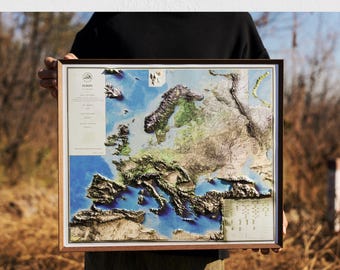 Mapa Europy 3D wypukła – ręcznie wykonana sztuka topograficzna na ścianę