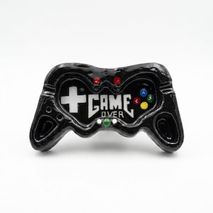 Asbak en wierookhouder in de vorm van een gamecontroller – Handgemaakt cadeau voor gamers, decoratie voor nerds, unieke joystickhouder