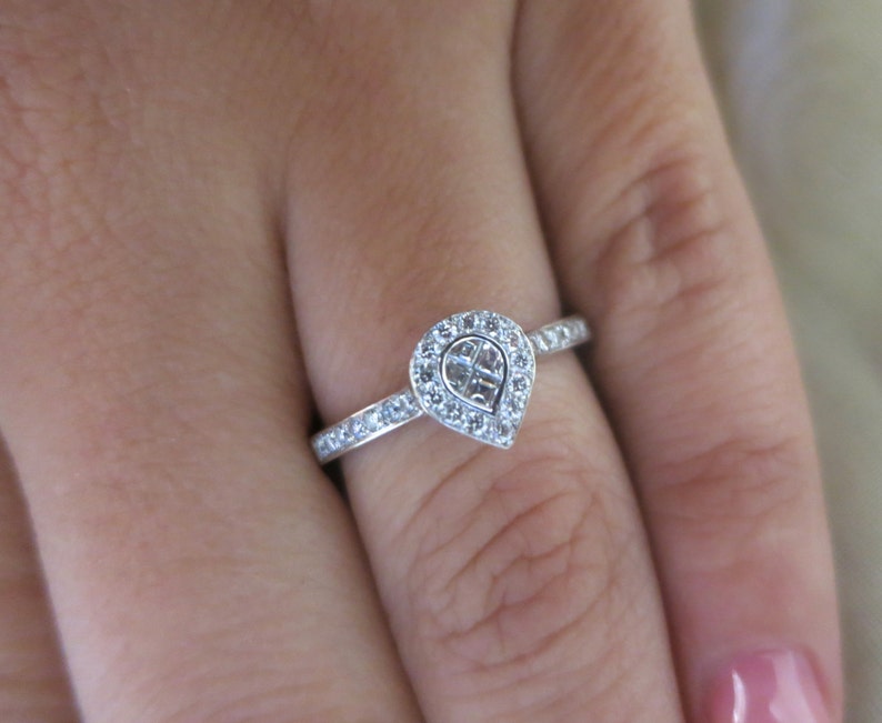 18K White gold diamond ring. | Etsy