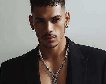 Unisex pearl necklace made of green jasper stone and stainless steel spearhead pendant