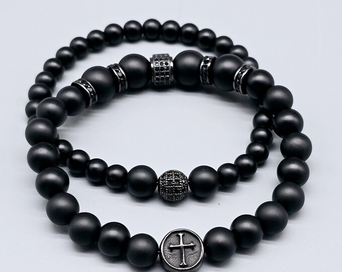 Unisex beaded bracelet as a set made of onyx stone or magnesite turquoise with stainless steel elements.