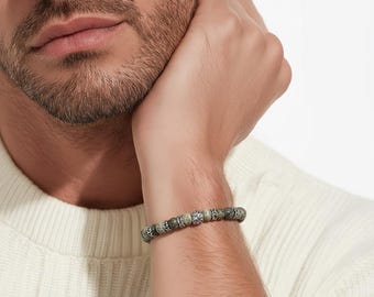 Pearl bracelet made of green jasper stone and stainless steel elements