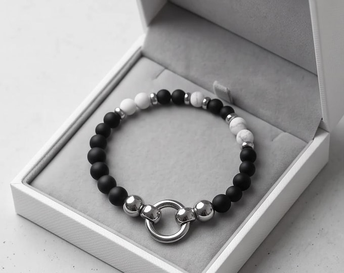 Elegant pearl bracelet made of onyx and white howlite