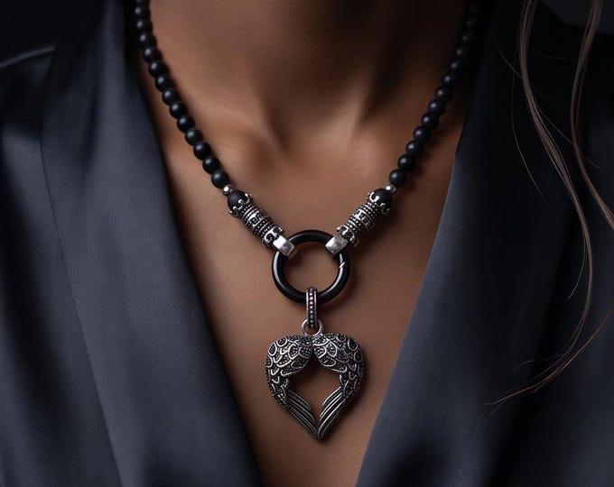 Elegant women's pearl necklace made of onyx with stainless steel details and stylish pendant of your choice