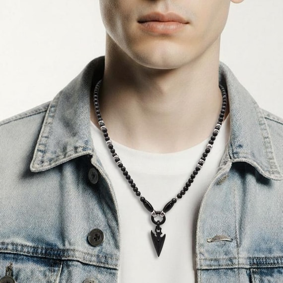 Unisex pearl necklace made of black onyx stone and stainless steel pendant