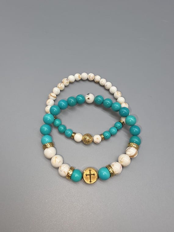Bracelet set “Magnesite Turquoise & Howlite” and stainless steel elements in gold