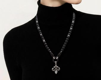 Elegant women's necklace made of black onyx, pendant – individually selectable