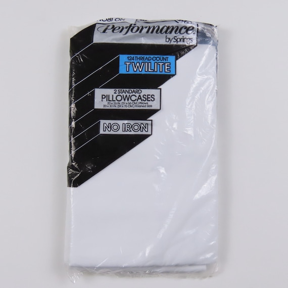 Vintage Performance by Springs set of 2 standard pillowcases -new in package