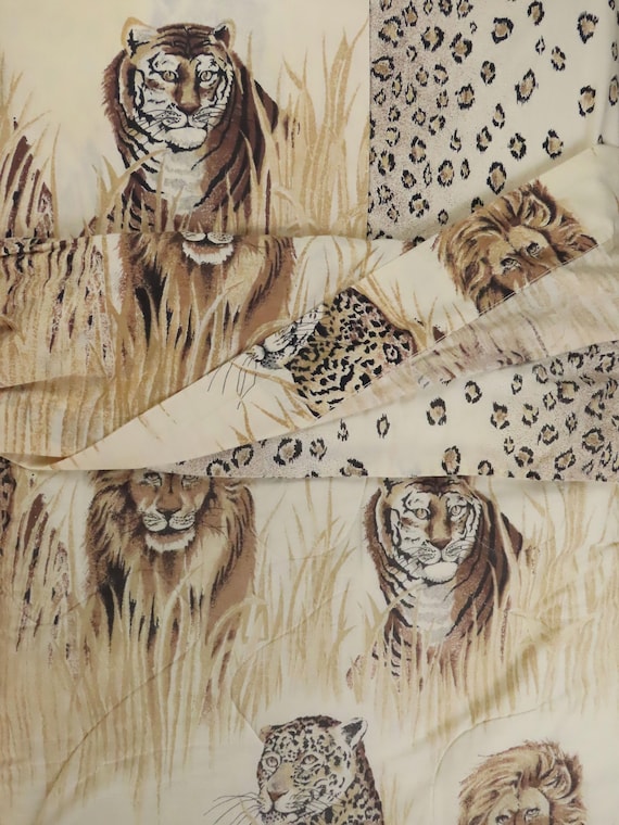 Vintage Big Cats Twin 4-piece bed set -Includes comforter, flat, fitted, and pillowcase