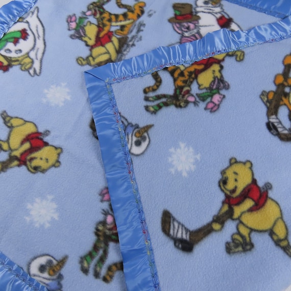 Vintage Winnie the Pooh small fleece blanket
