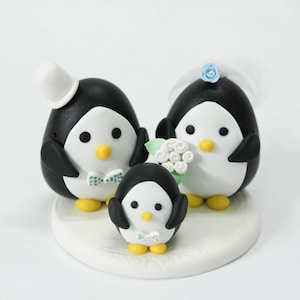 Penguin Wedding Cake Topper, family cake topper, Custom Animal Theme Weddings, Penguin Cake Topper, Wedding Cake Centerpiece Clay Figurine