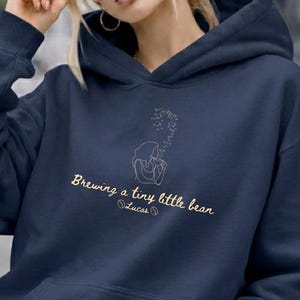 Personalisierte Brauen eine winzige kleine Bohne Hoodie Kaffee Schwangerschaft Ankündigung Geschenk Benutzerdefinierte Baby offenbaren Kapuzen-Sweatshirt Winter Neue Mutter Geschenk