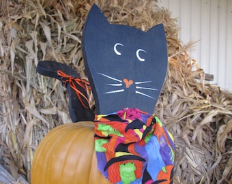 Wooden Black Cat Pumpkin Decoration: Halloween Decor