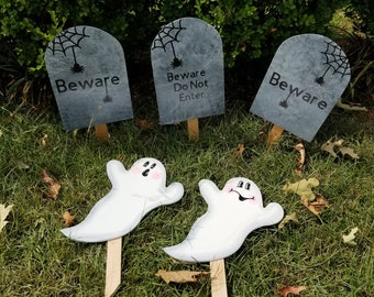 Halloween Ghost and Cemetery Wooden 5 Piece Yard Stake Decor; Cemetery Yard Decorations; Tombstones Halloween Decor; Ghost Yard Stake