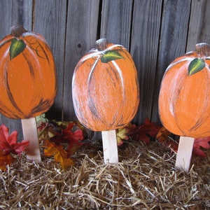 Wooden Pumpkin Garden Stake Set of 3, Fall Garden Decorations, Pumpkin ...